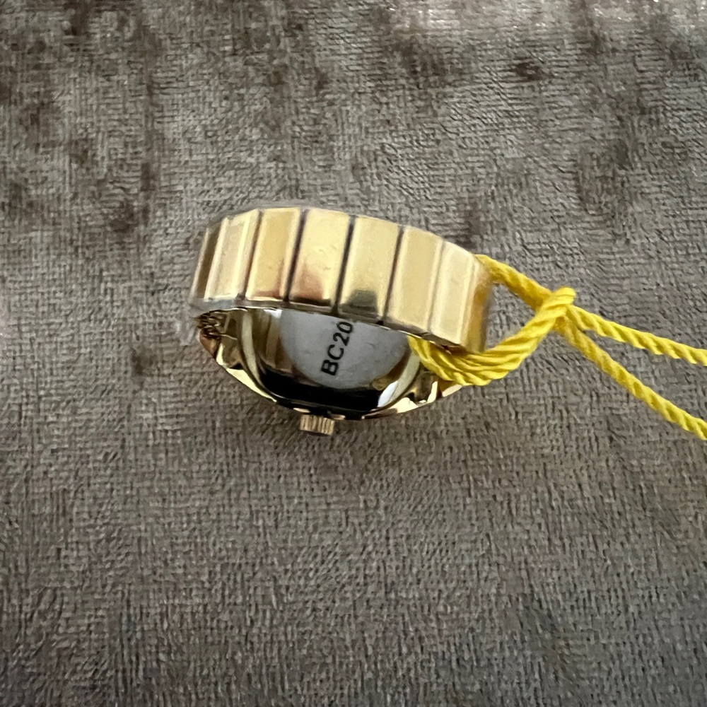 Invicta Gold Ring with Yellow Tag - Picture 3 of 7